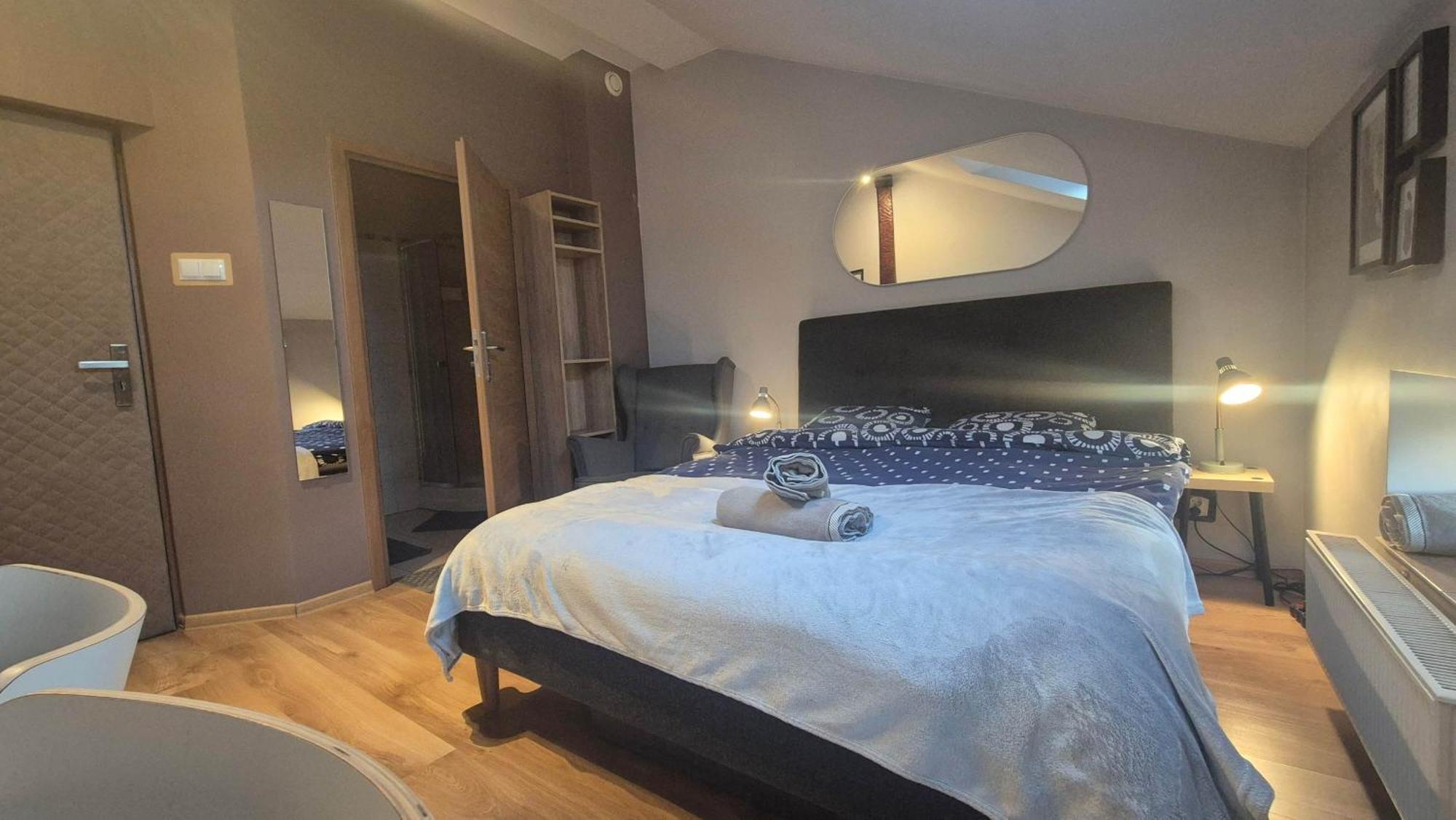 Guesthouse Prusa 7 Oswiecim Bagian luar foto