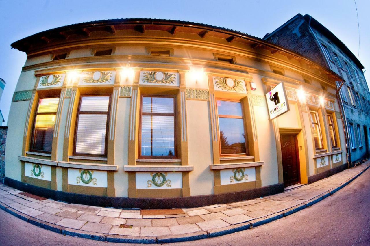 Guesthouse Prusa 7 Oswiecim Bagian luar foto